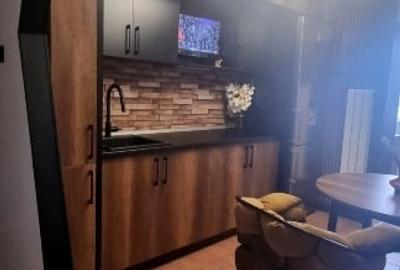 Apartament cu 3 camere decomandat, mobilat în Micro 4 - 2