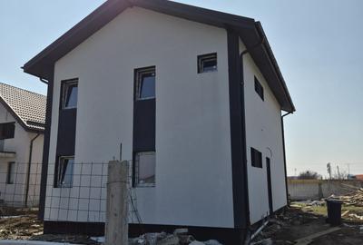Casă individuală cu 4 camere cu Canalizare în Haliu - 1