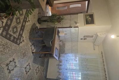 Apartament cu 3 camere semidecomandat în Central - 1