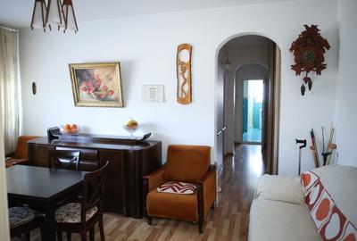 Apartament cu 4 camere semidecomandat în Central - 2