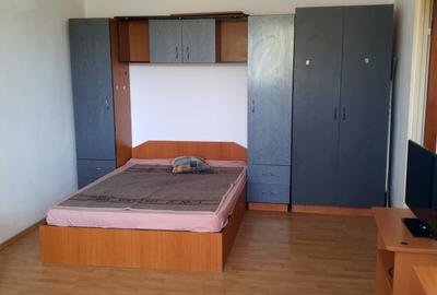 Garsonieră decomandată, mobilată în P-ța Muncii - 2