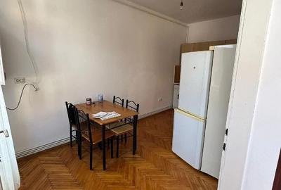 Garsonieră decomandată în Central - 2