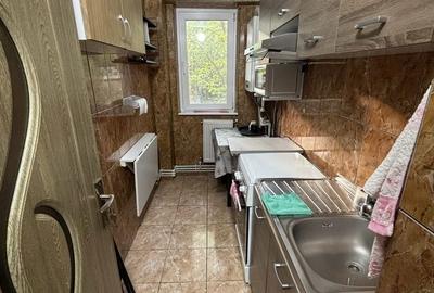 Apartament cu 3 camere decomandat în Viziru 3 - 3