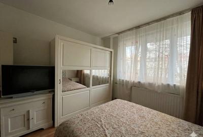 Apartament cu 2 camere semidecomandat, mobilat în 1 Mai - 10