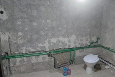 Casă cu 5 camere cu Teren 220 Mp în Brătianu