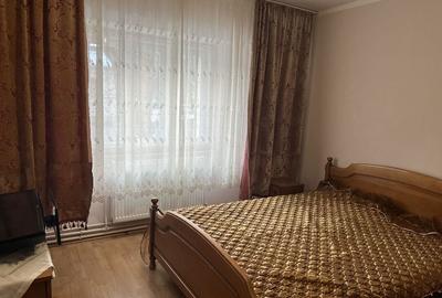 Apartament cu 3 camere decomandat în Obcini