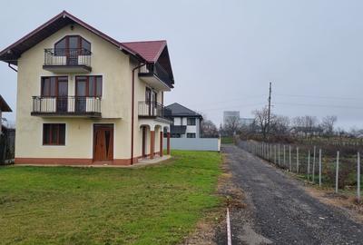 Margineni- Arcadie Septilici- Vila 6 camere- 2019- 3 bai- teren 800 mp - 18