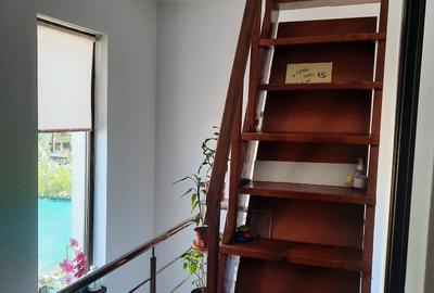 Casă cu 4 camere cu Canalizare în Central - 4