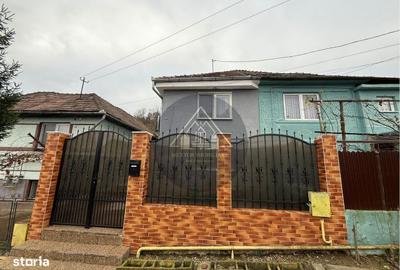 Casă cu 3 camere în Central - 1