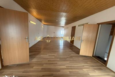 Casă cu 9 camere cu Canalizare în Vitan - 16