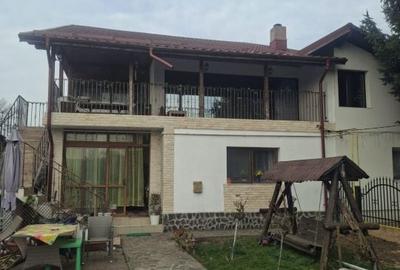 Casă cu 7 camere cu Teren 1000 Mp în Boldești - 4