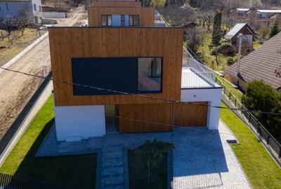 Casă cu 4 camere cu Teren 500 Mp în Central - 4