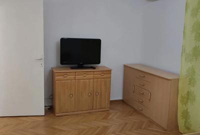 Apartament cu 3 camere semidecomandat în Șagului