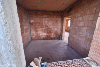 Casă cu 3 camere în Livada - 5