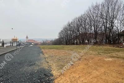 Teren de 2022 mp, în Central - 2