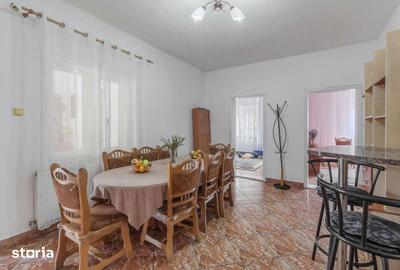 Casă cu 7 camere cu Teren 1230 Mp în Borș - 10