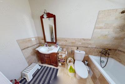 Casă cu 3 camere în Moșnița Veche