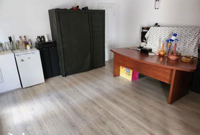Casă cu 9 camere cu Teren 260 Mp în Central - 9