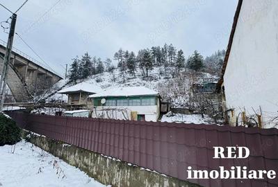 Casă în Gura Văii - 1