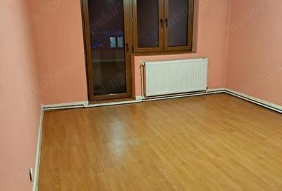 Apartament cu 4 camere nedecomandat în Central - 2