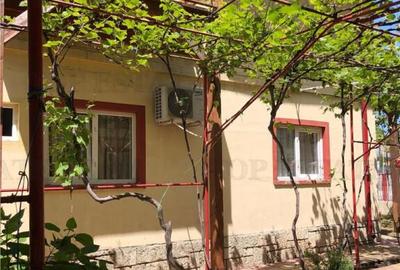 Pensiune Eforie Nord 12 camere 10 bai zona centrala - 2