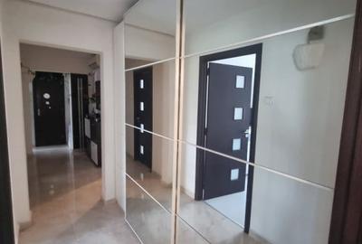Apartament cu 4 camere decomandat în Titan - 2