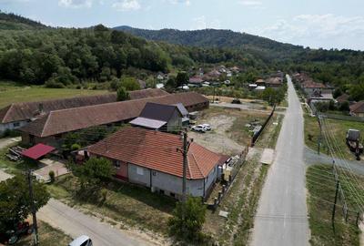 Casa tip duplex cu teren generos in Dezna - 12