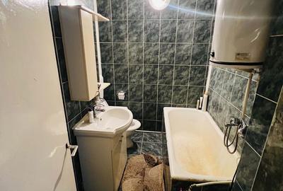 Apartament cu 3 camere semidecomandat în Central - 1