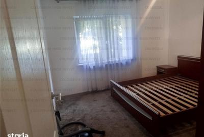 Apartament cu 3 camere decomandat în Tractorul - 1