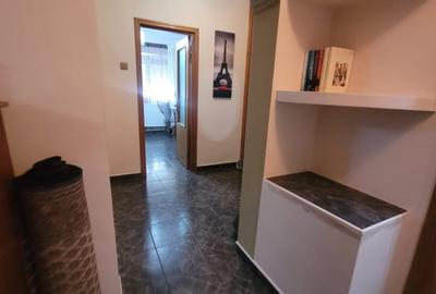Inel II - Dezrobirii - 3 camere decomandate - 2 bai - centrala gaze- 500 euro - 33