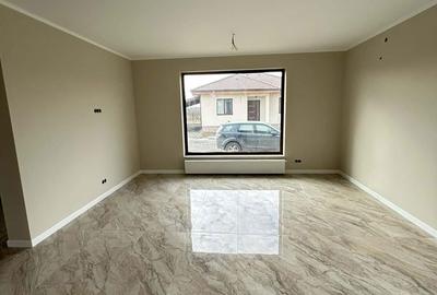 Casă cu 4 camere cu Teren 476 Mp în Central - 8