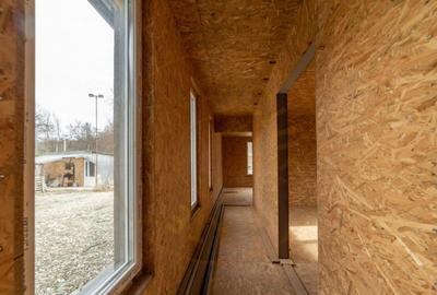 Casa moderna cu 5 camere intr-o zona lini?tita de deal - 12