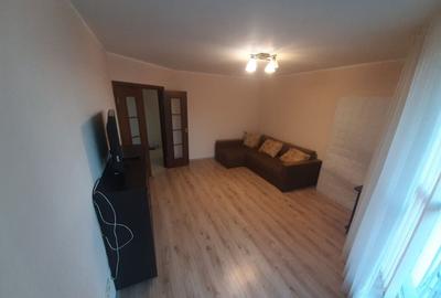 Apartament cu 2 camere decomandat în Zorilor