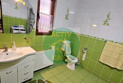 Casa in Roman, de vanzare - 2