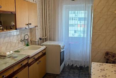 Vând apartament ultracentral,  lângă Primărie, 3 camere, decomandat, 2 balcoane - 8