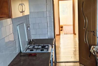 3 camere, situat la etajul 1 al unui imobil din zona 13 Decembrie Faget - 1