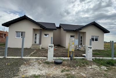 Duplex cu 3 camere în Moșnița Nouă