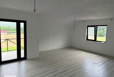 Casă cu 5 camere cu Teren 200 Mp în Dărmănești - 10