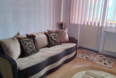 Apartament cu 3 camere decomandat în Central - 1