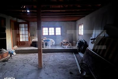 Casă cu 4 camere în Leamna de Sus - 1