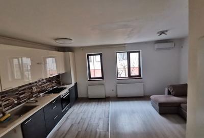 Apartament cu 3 camere decomandat în Exterior Vest - 2