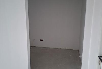Spațiu comercial, de 90 mp, în Central - 6