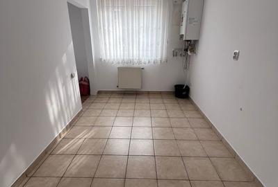Apartament cu 2 camere decomandat în Găvana - 4