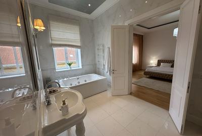 Apartament cu 3 camere decomandat în Central - 1