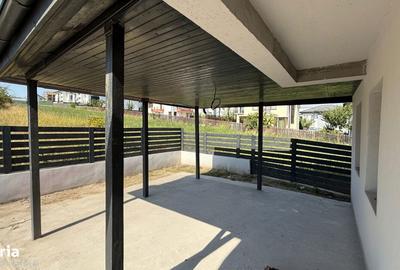 Casă cu 4 camere cu Teren 350 Mp în Rediu
