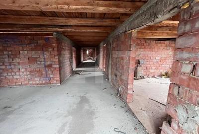 Casă cu 12 camere cu Teren 3730 Mp în Stremț - 3