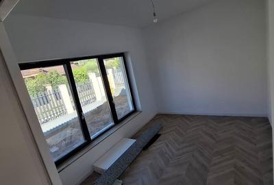 Casă cu 4 camere cu Teren 300 Mp în Central - 8