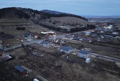 Teren de 1350 mp, în Sânpetru
