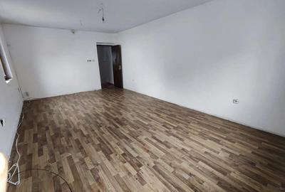 Vand cladire P+1 SAD+Apartament 205000 euro - 2