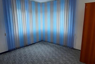 Apartament 3 camere, str. Tilisca - 13